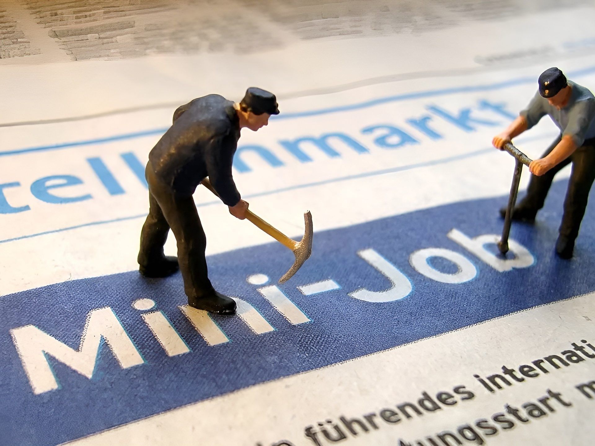 Germany's 2026 minimum wage: €13.90 an hour, and why payroll counts the hours