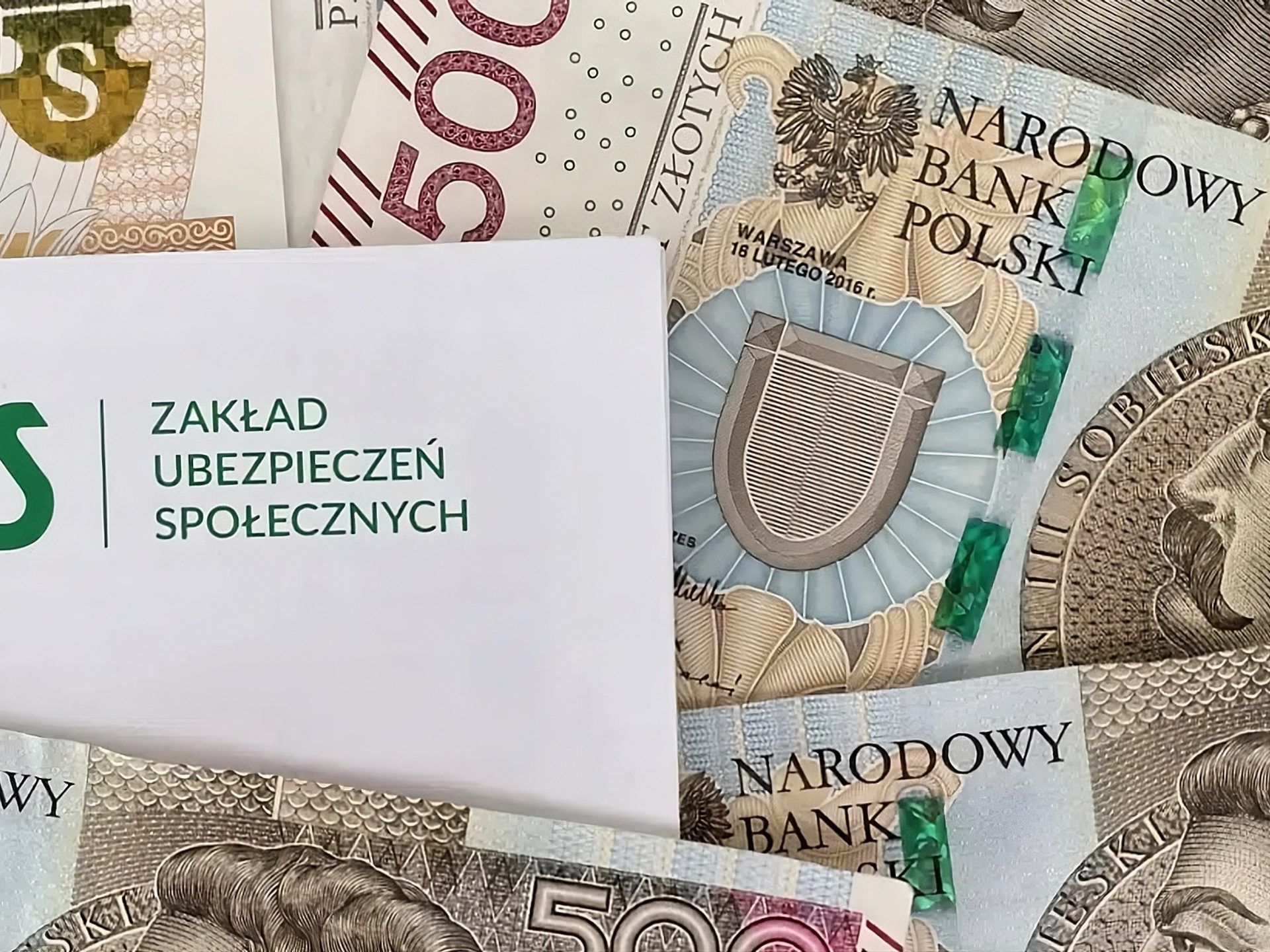 ZUS in Poland: how social-security contributions split between employer and employee, and the annual cap on pension and disability