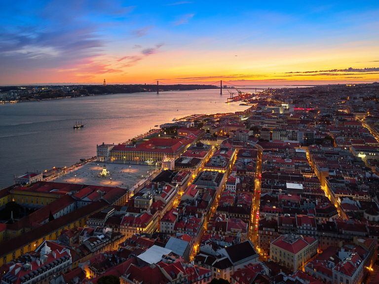 Terminating an Employee in Portugal: The Steps and How Severance Is Calculated